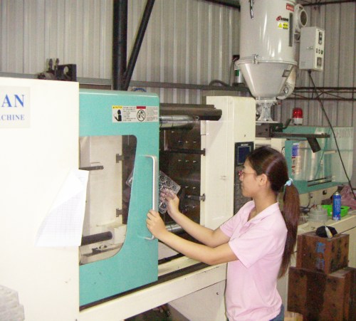 Xưởng và máy móc sản xuất